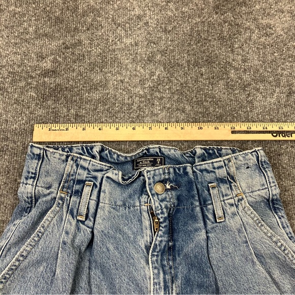 Abercrombie and Fitch mom high rise jean light wash jeans 8/29 parachute barrel - Picture 6 of 10